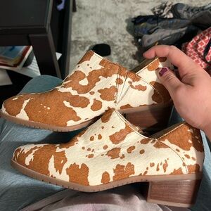 NWOT hush puppy cow print booties